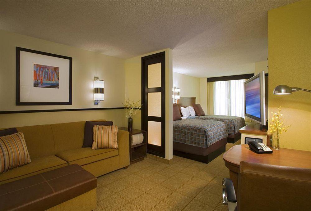 ไฮแอท เพลซ มิลฟอร์ด Hotel ภายนอก รูปภาพ