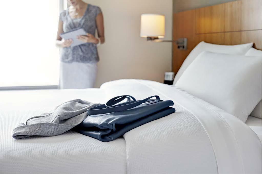 ไฮแอท เพลซ มิลฟอร์ด Hotel ภายนอก รูปภาพ